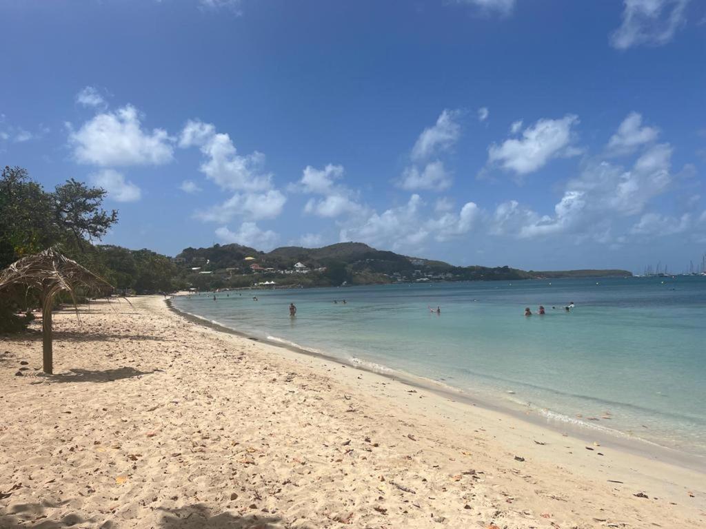 Agreable Appartement En Rez-De-Jardin A 450M De La Mer Sainte-Anne Exterior foto